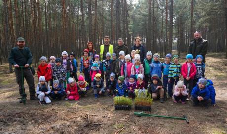 Przedszkolaki z Podmokli posadziły las